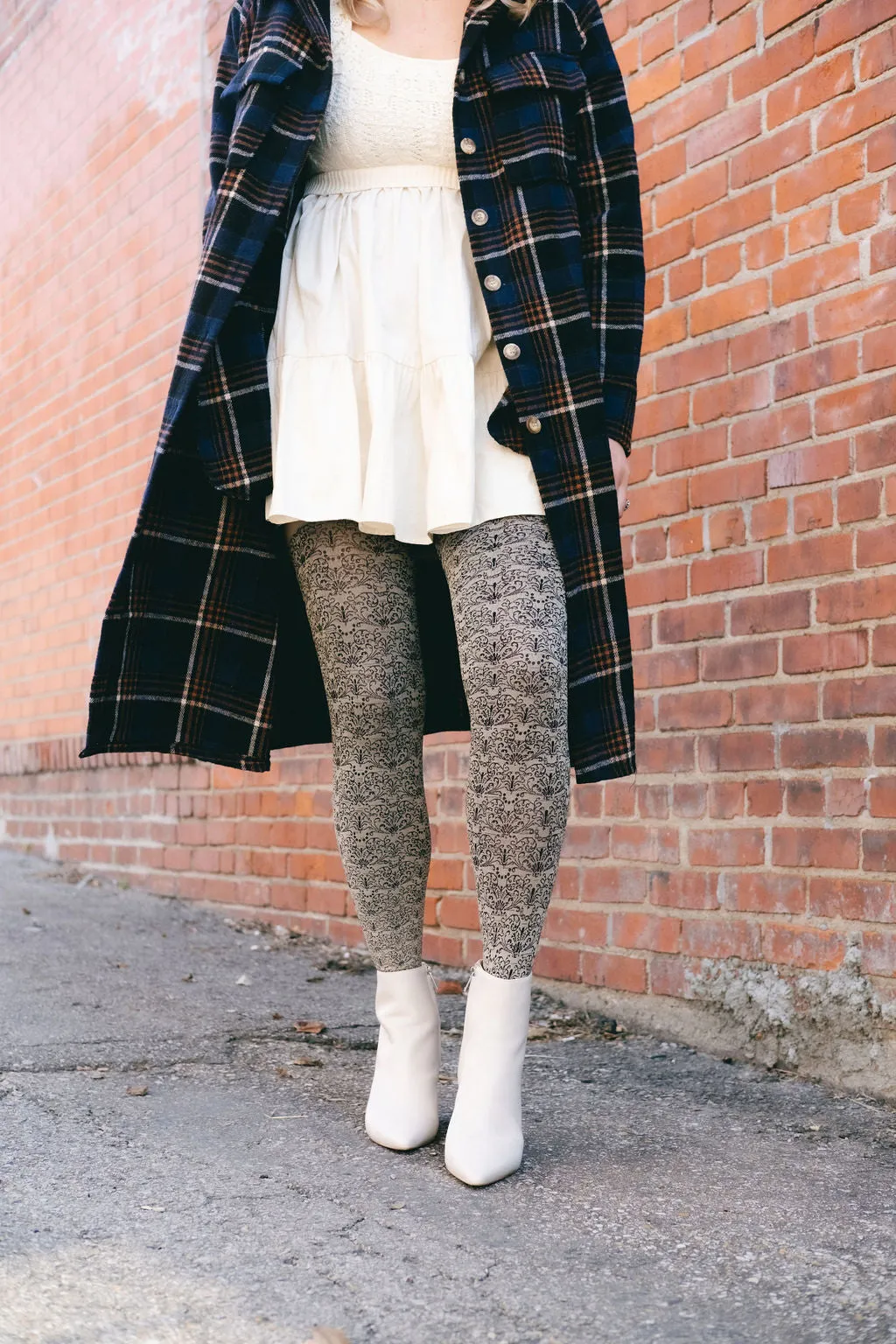 Lillith Scroll Tights